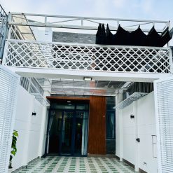 Nhà Mê Lửng,4,5*24m,Đường A6,nhiều Nhà khác.